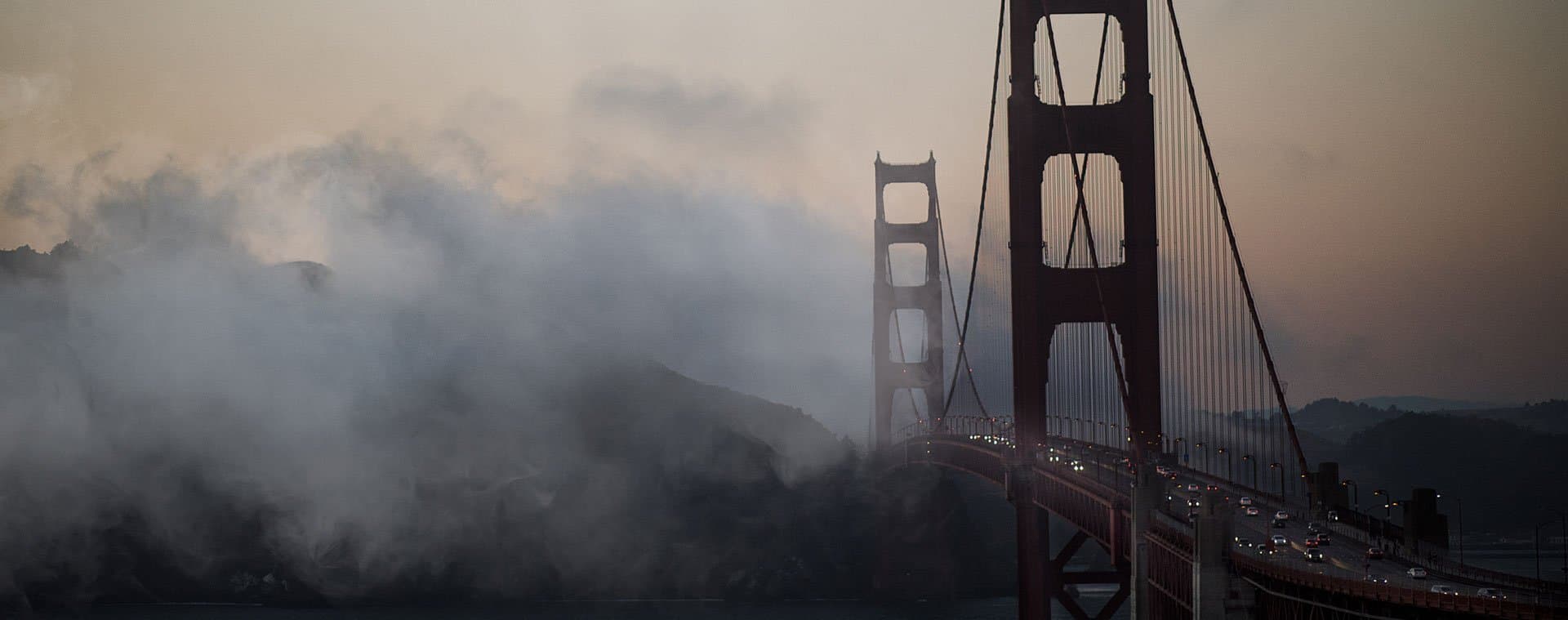 Soluciones de Modernización y Ciberseguridad Background